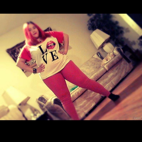 β€π Drama (2X) Gold | HOT PINK Tee / LπVE - Picture 2 of 6